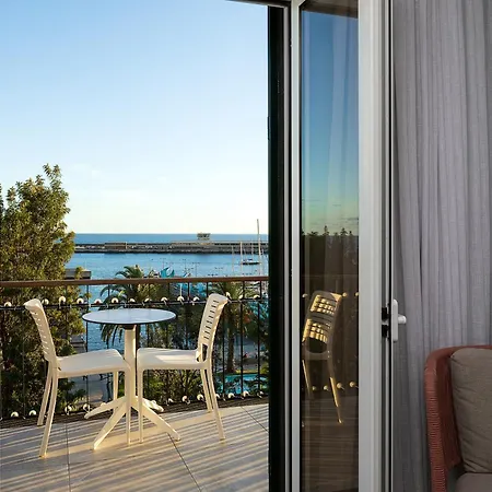 King David By Homie Apartment